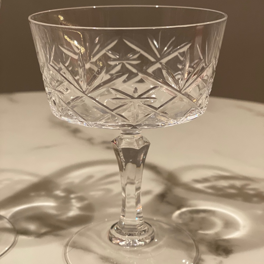 10 CHAMPAGNE GLASSES